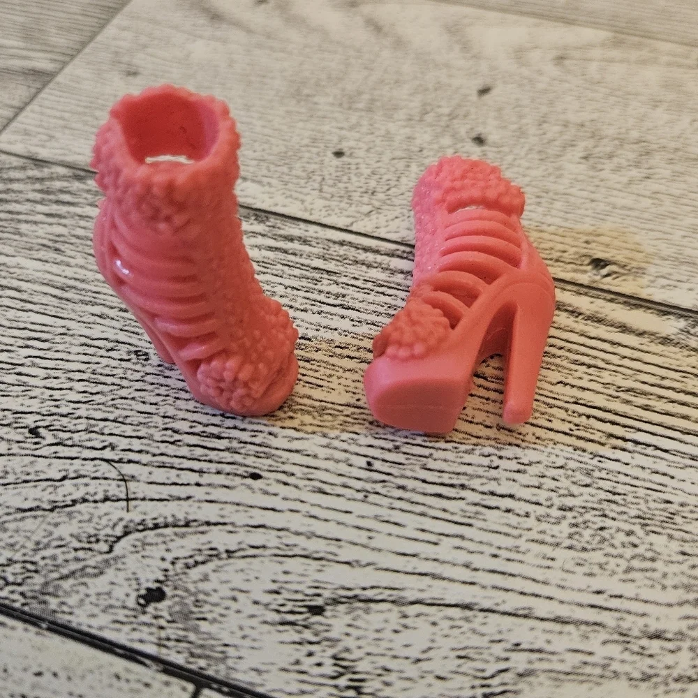 Mattel Barbie Accessories Lot Of Shoes 10 Pair Heels Multicolored Fashionista